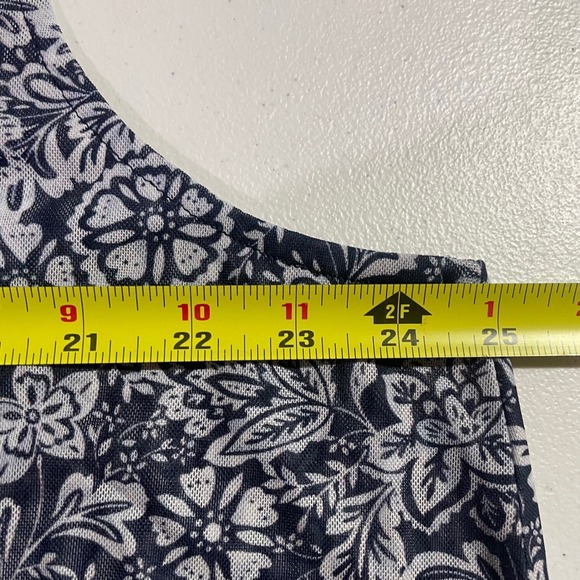 NWOT Lane Bryant 22/24 Blue White Floral Ruffled Sleeveless Blouse Boho Chic - Picture 9 of 10